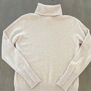 Cashmere turtleneck sweater in beige